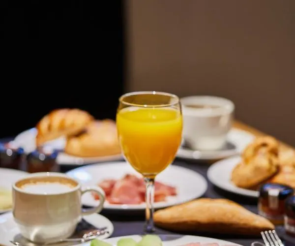 Hotel Silken Ramblas 4*